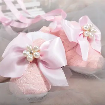 Dollbling Kislány 1er Születésnapi Party Esküvői Ajándék, Rózsaszín Csipke Gyerekágy Gyöngy, Strasszos Cipő Hátsó Sarok Szatén Chalaza Öv