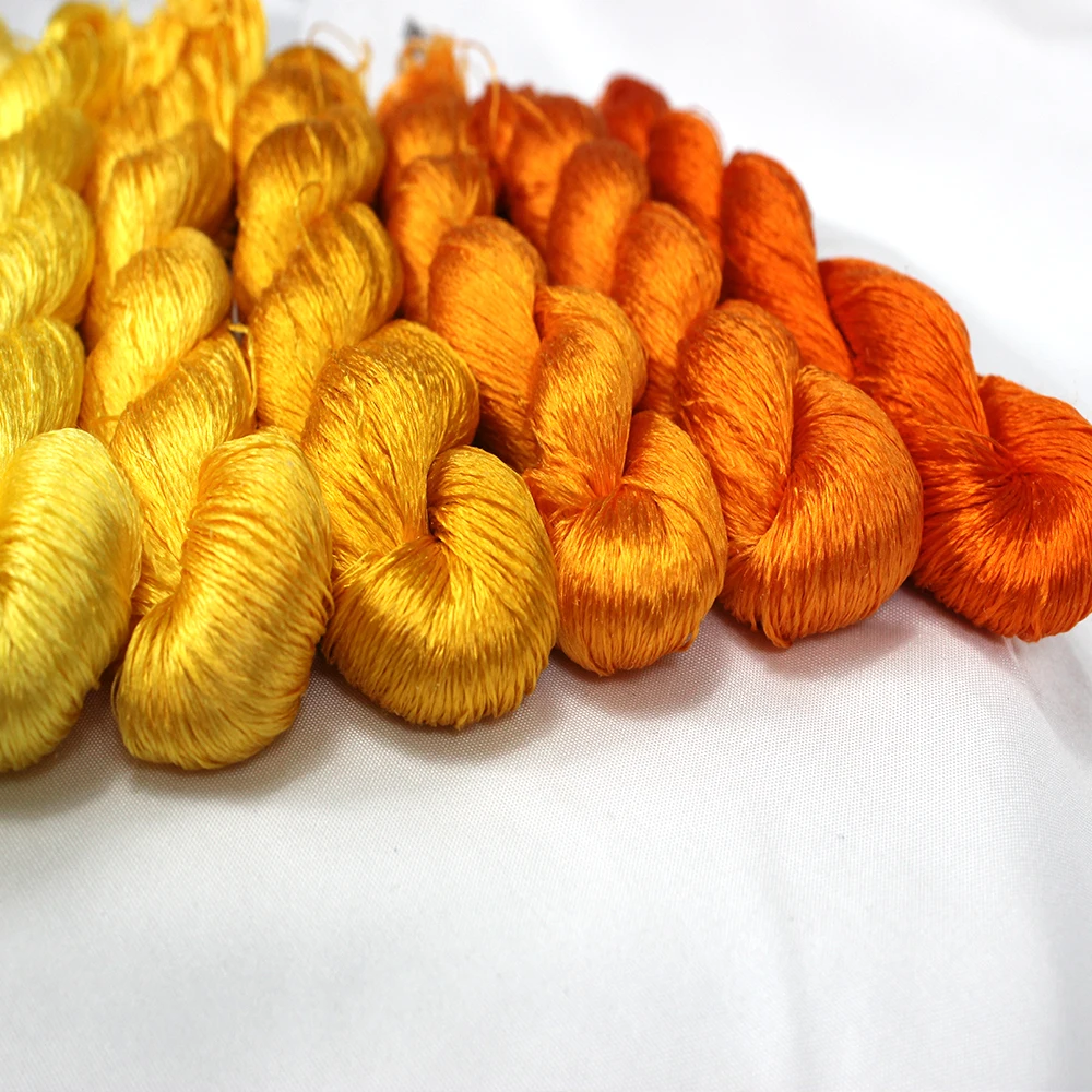 100% selyem szál kézi hímzés hímezni cross stitch 1db 400m selyem hímzés szál sárga sorozat 10 tiszta színek . ' - ' . 2